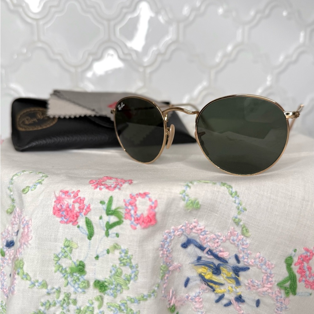 Ray-Ban Classic Gold Frame Sunglasses with Green Lenses